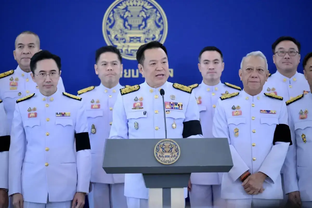 สงกรานต์ร้อน 3 คดีจ่อคิว  ‘ส้ม’ แก้เกมวุ่น ลุ้นปม ‘ฮั้วสว.น้ำเงิน’