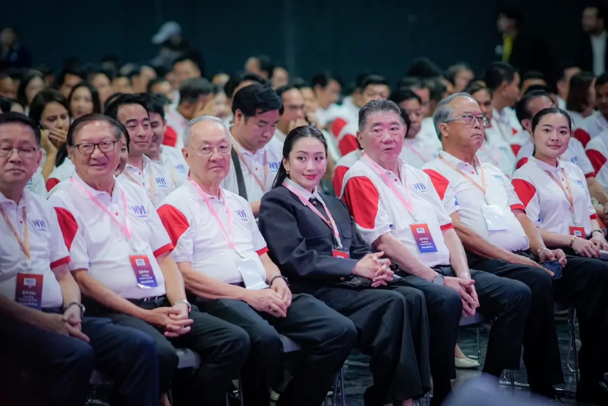 พท.ปรับโครงสร้าง กก.บห.ใหม่ ตั้ง ‘อิ๊งค์-ยศชนัน-สุริยะ’ ที่ปรึกษา