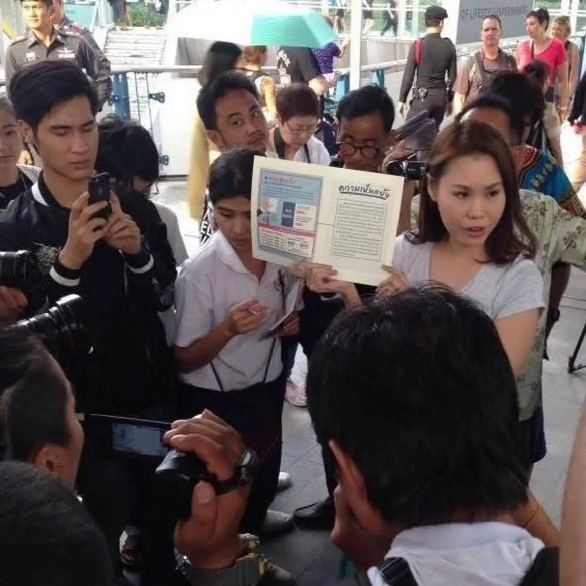 เปิดตัว ‘นางแบก’ รัฐบาลสีน้ำเงิน ‘โบว์ ณัฏฐา' พีอาร์วิกฤติน้ำมัน