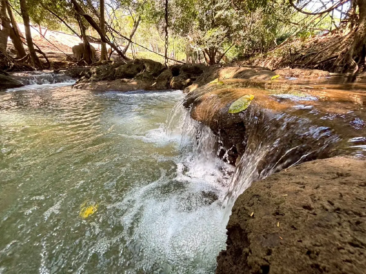 หน้าร้อน ปักหมุดเที่ยวเลย 'น้ำตกท่าสวรรค์' อ.นาด้วง น้ำใสไหลเย็น