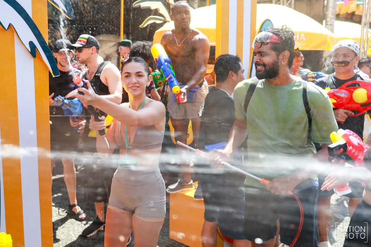 คึกคัก 'สงกรานต์ข้าวสาร' วันสุดท้าย นักท่องเที่ยวแห่เล่นน้ำแน่น