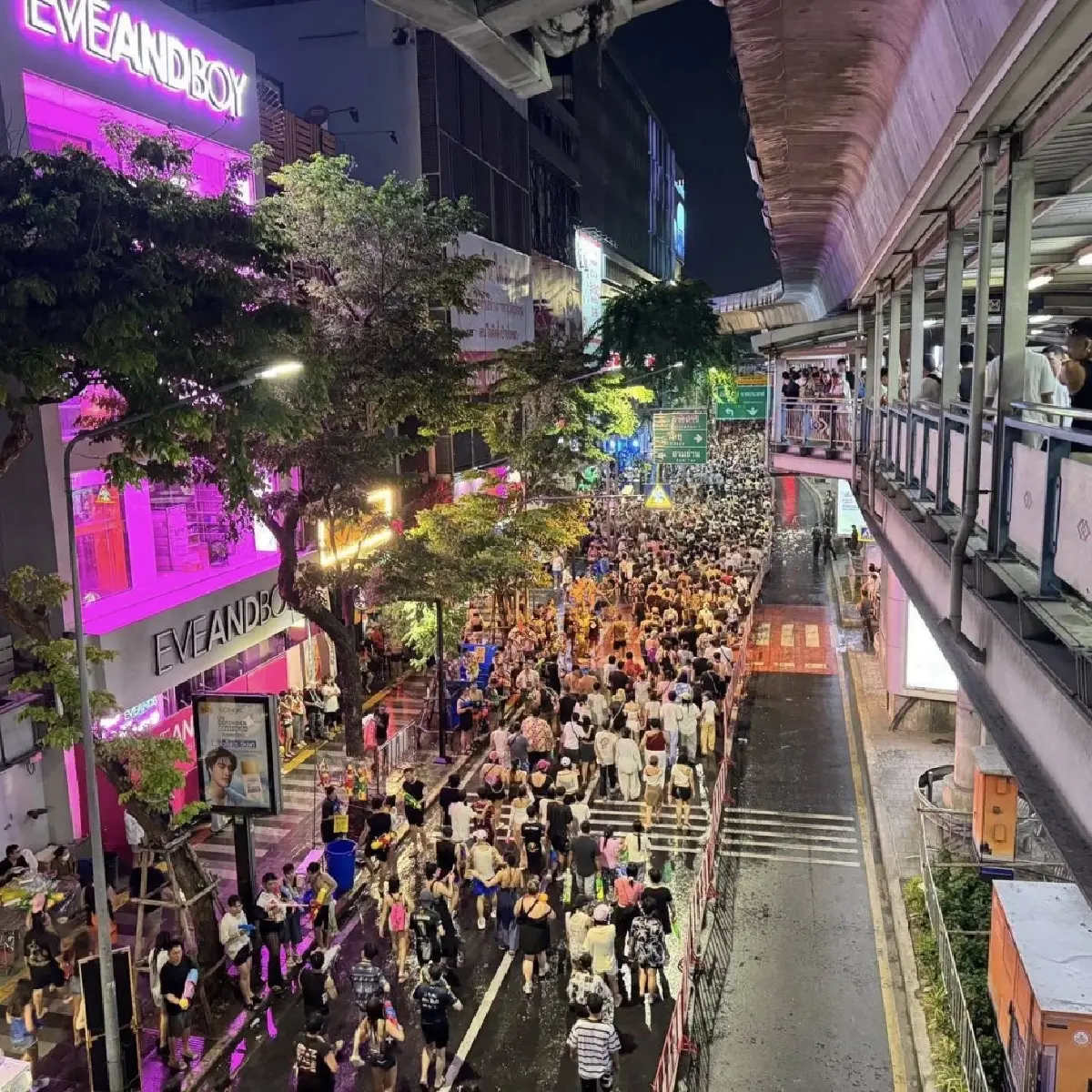 คนกรุงแห่เล่นน้ำ! ดันยอดรถไฟฟ้า 3 วันทะลุ 3.6 ล้านเที่ยว สายสีทองโต 50%