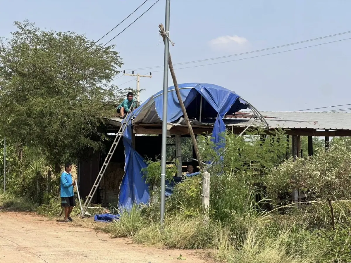 พายุถล่มศรีสะเกษ! ขุขันธ์-ศรีรัตนะ บ้านพัง 50 หลัง สวนทุเรียนอ่วม