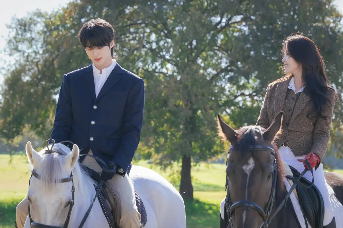 ‘Perfect Crown รักนี้มงลง’ ซีรีส์สะท้อนภาพหากเกาหลียังมีราชวงศ์