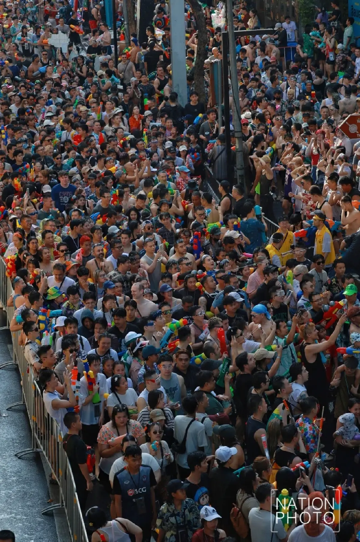 บรรยากาศ 'สงกรานต์สีลม 2569' คนนับแสน เล่นน้ำฉ่ำ เช็กวิธีเดินทาง