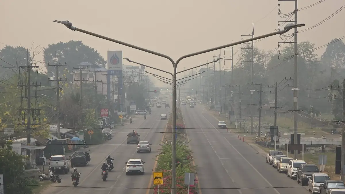PM2.5 เชียงใหม่วันนี้ ฝุ่นคลุมเมือง รพ.นครพิงค์ อ่วม แทบมองไม่เห็นตึก