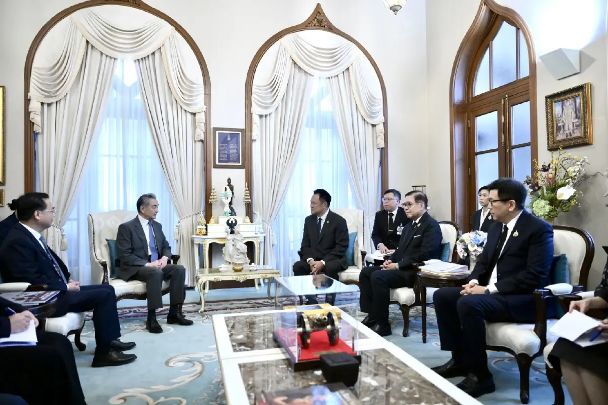 ชื่นมื่น ‘อนุทิน’ ถก ‘หวัง อี้’ ชี้ สัมพันธ์ ‘ไทย-กัมพูชา’ แนวโน้มดีขึ้น