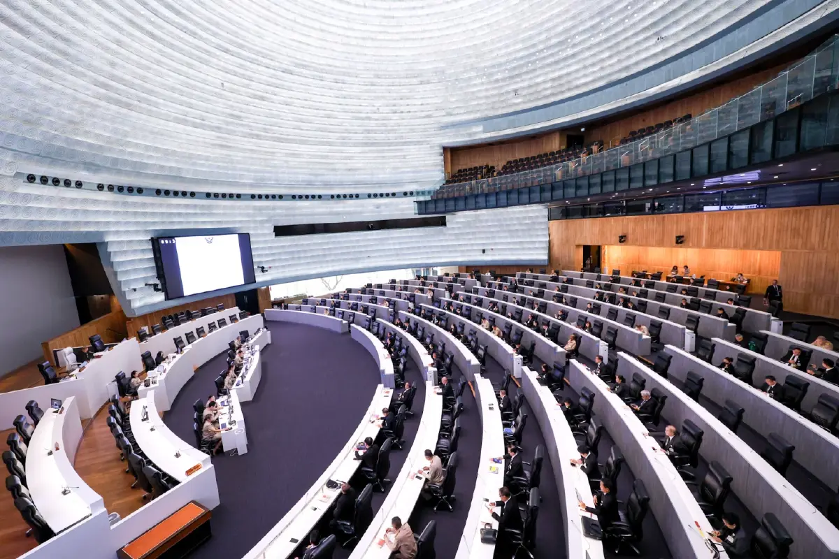 งดเลี้ยง ‘ชั่วคราว-ถาวร’? ‘ข้าวฟรี’ สว.จ่ายเองถูกกว่า 50%