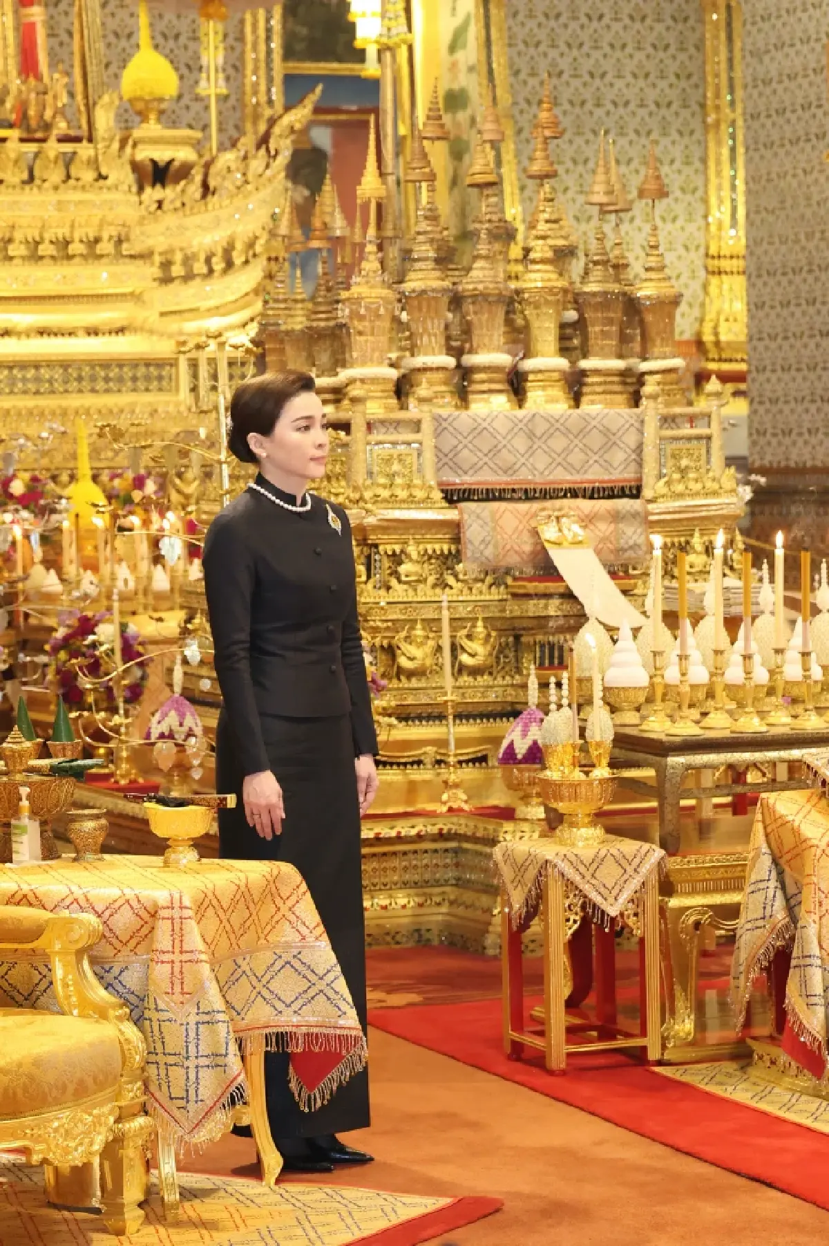 ในหลวง พระราชินี เสด็จฯ ไปทรงบำเพ็ญพระราชกุศลในการพระราชพิธีสงกรานต์ 2569