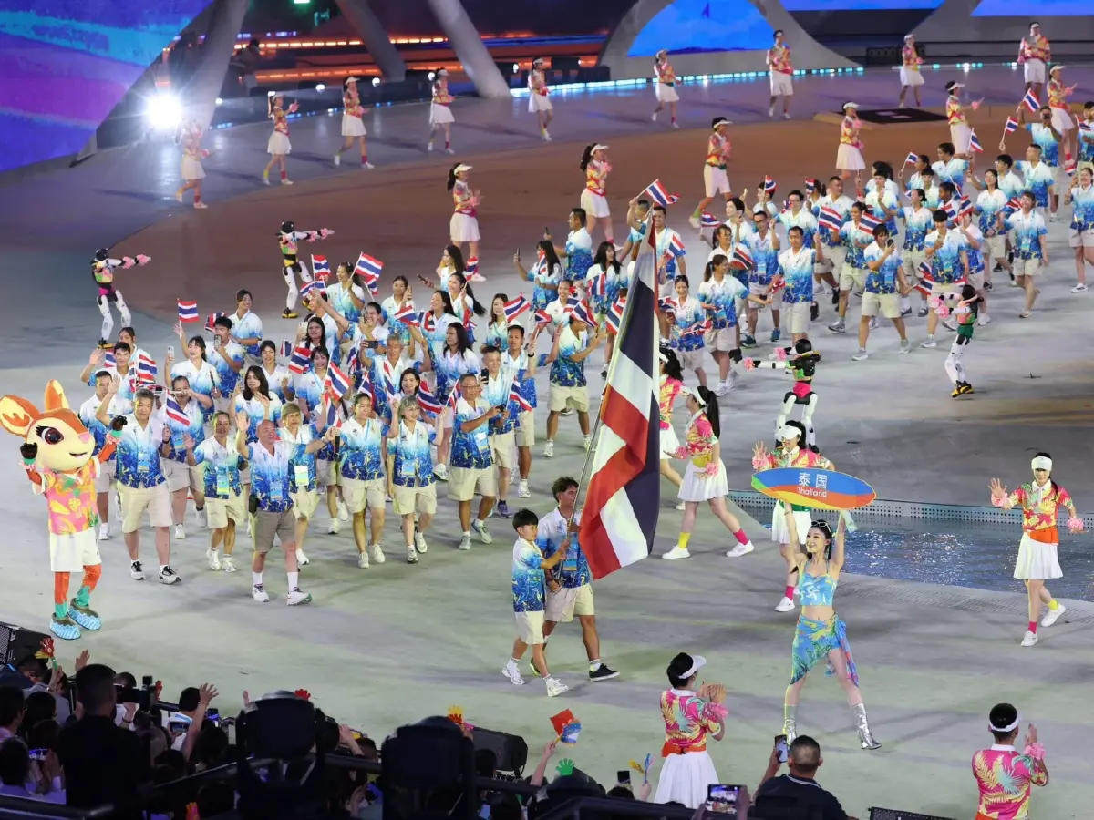 เปิดฉากแล้ว เอเชียนบีชเกมส์ ครั้งที่ 6 'โจเซฟ-หยก' ถือธงชาติไทยนำขบวนพาเหรดทัพไทย