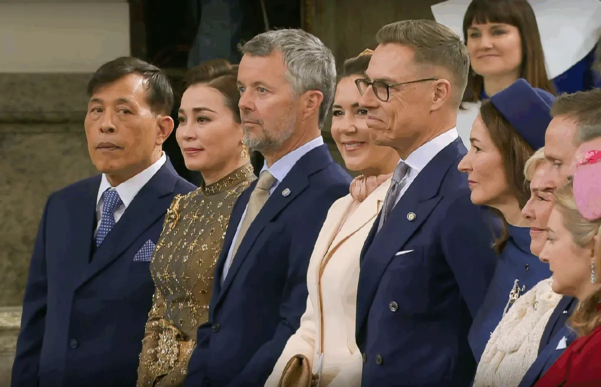 ‘ในหลวง-พระราชินี’ ทรงร่วมพิธีสรรเสริญ ขอบคุณพระเจ้า วันคล้ายวันพระราชสมภพ กษัตริย์สวีเดน