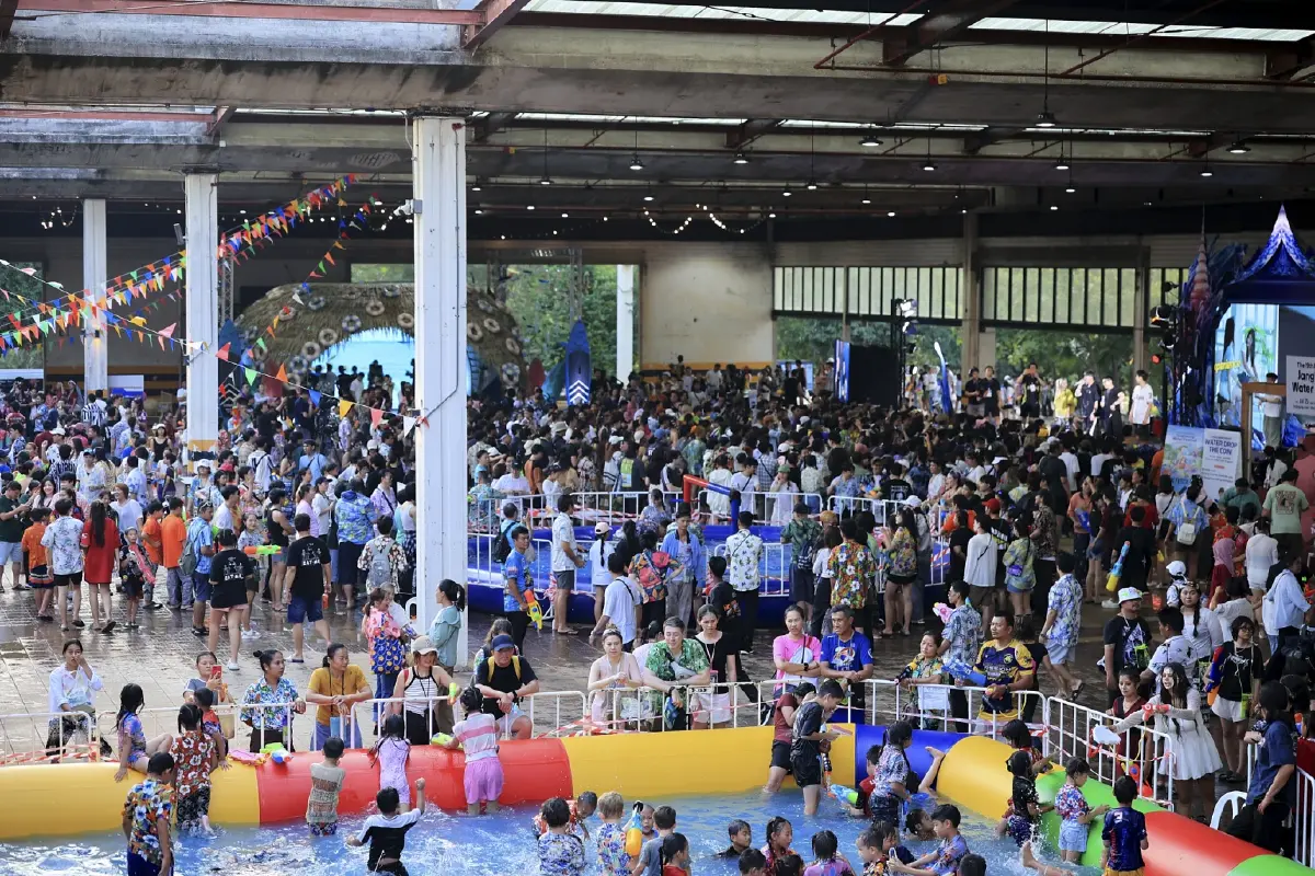 ททท. ปลื้มงาน ‘มหาสงกรานต์ 2569’ สวนเบญจกิติ นักท่องเที่ยวแห่ร่วมงาน 3 แสนคน