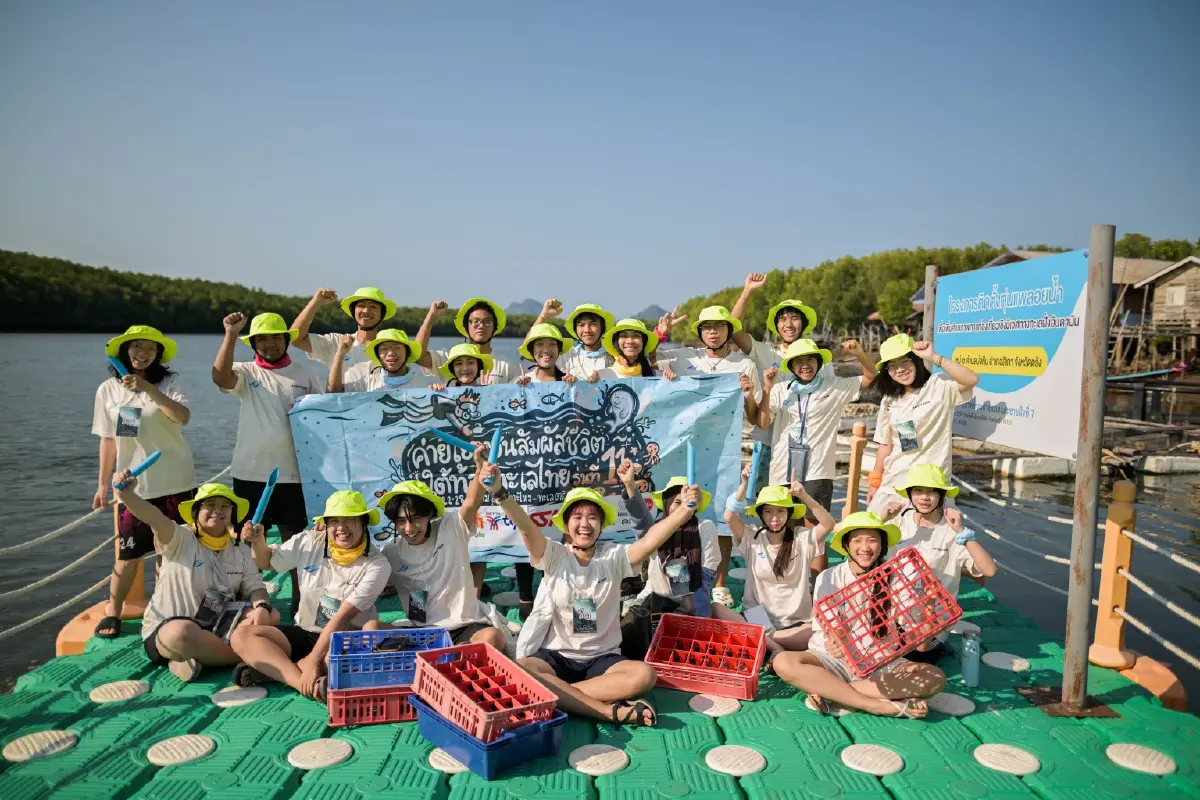 BTS จับมือภาครัฐ-เอกชน นำ 24 เยาวชนผู้ผ่านการคัดเลือก ทำกิจกรรมฟื้นฟูเกาะไหง จ.ตรัง