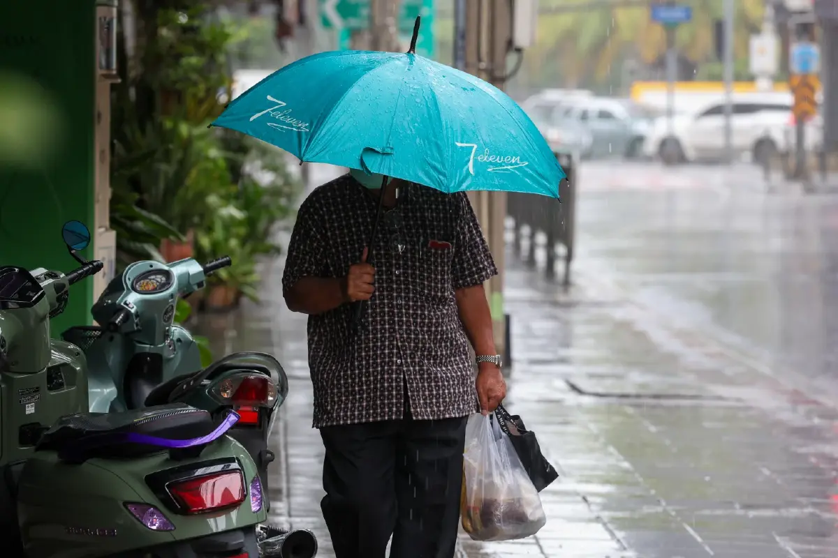 กรมอุตุ เตือนพายุฤดูร้อน ทั่วไทย ฝนตกหนัก 55 จังหวัด ลมแรง ลูกเห็บตก