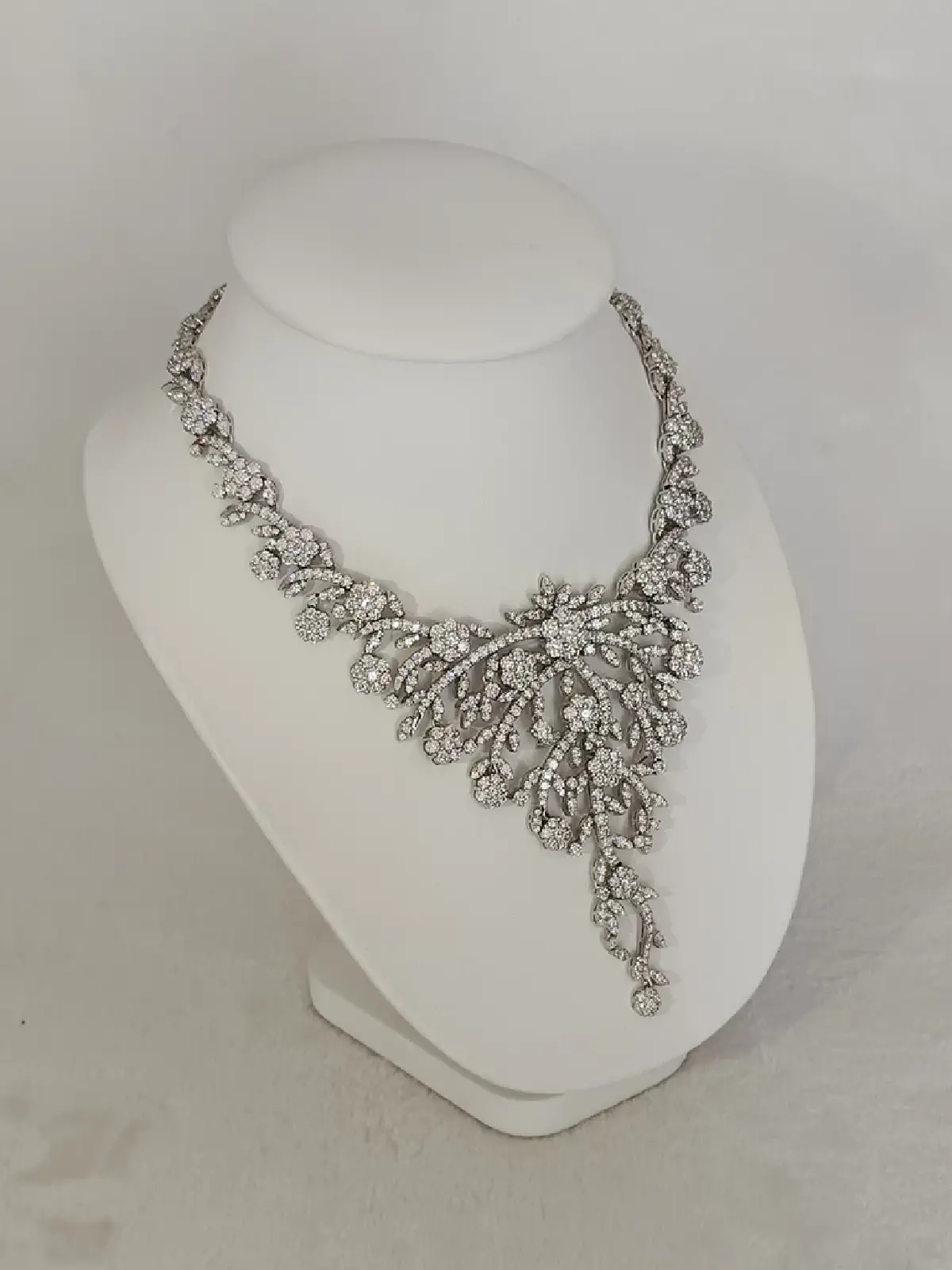 ถอดรหัสแนวคิด 5 ผู้นำรุ่นใหม่ JGAB New Gen พลิกอัญมณีไทยสู่ระดับสากล