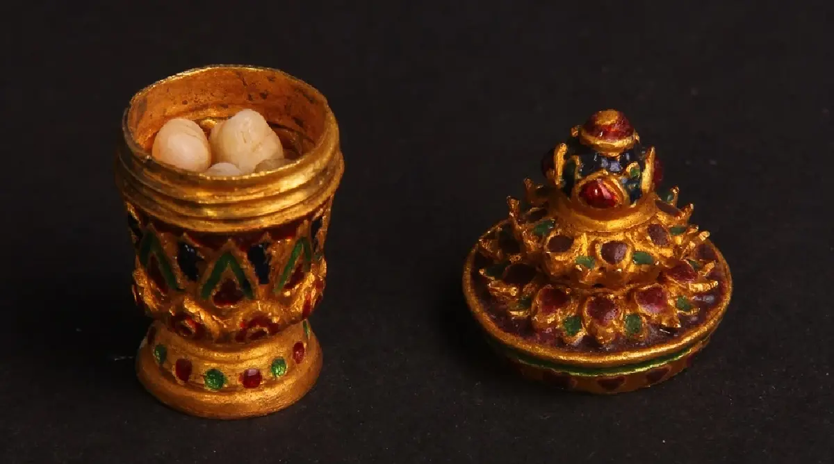 วันสงกรานต์ : สรงน้ำพระธาตุ - เทวดานพเคราะห์ สิริมงคลรับปีใหม่ไทย