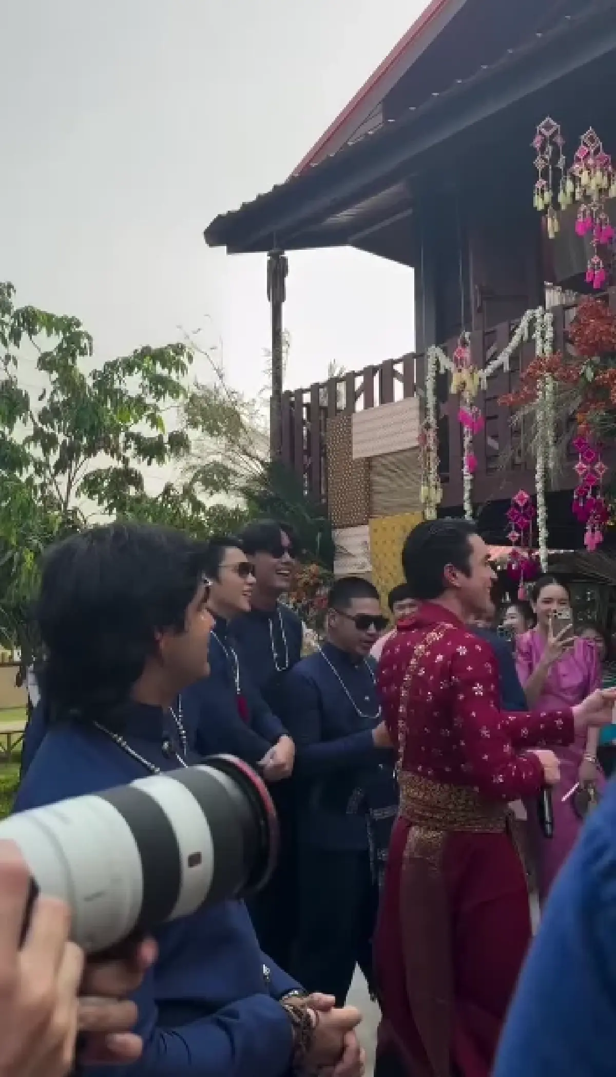 ฤกษ์ดี วิวาห์ชื่นมื่น 'ณเดชน์' ยกขันหมาก สู่ขอ 'ญาญ่า' ที่ขอนแก่น