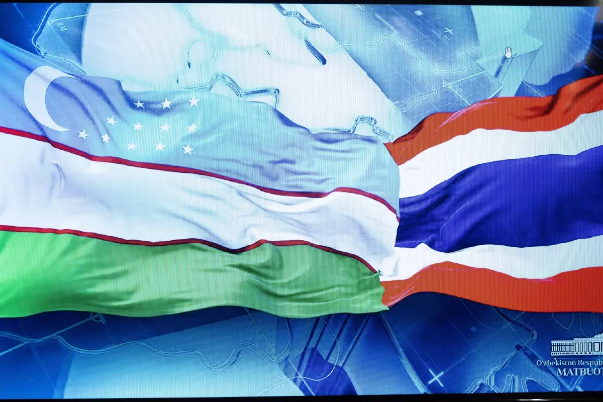 ทฤษฎีแห่งความสุข : สุขของขวัญแห่ง…ปัญญาคู่จริยธรรม โดย ธันย่า - ธันยลักษณ์ พรหมมณี