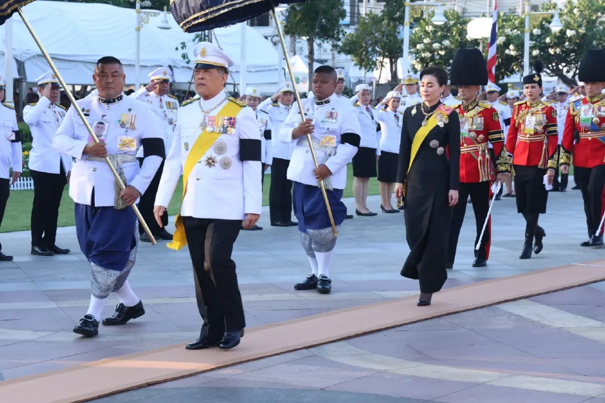 ในหลวง-พระราชินี เสด็จฯ ไปในการพระราชพิธี วันจักรี 2569