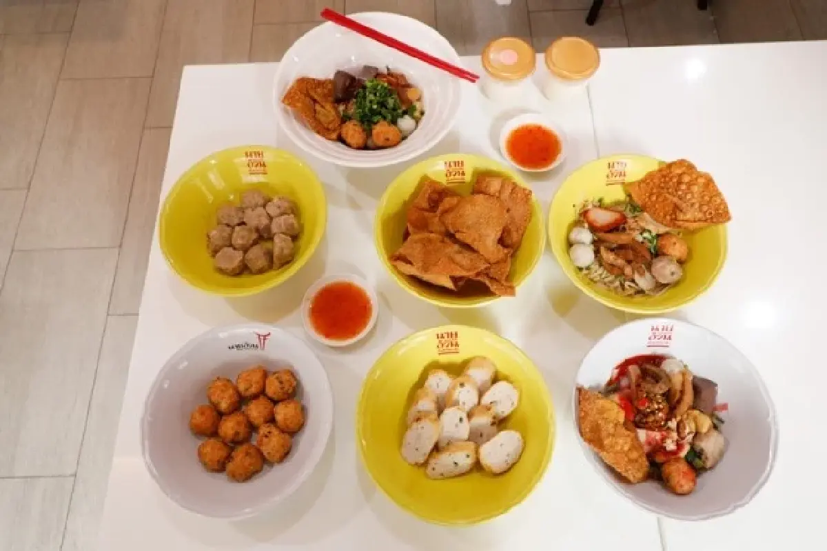 ‘5 ร้านก๋วยเตี๋ยวลูกชิ้นปลา’ อร่อยในดวงใจหมูหวานชวนชิม