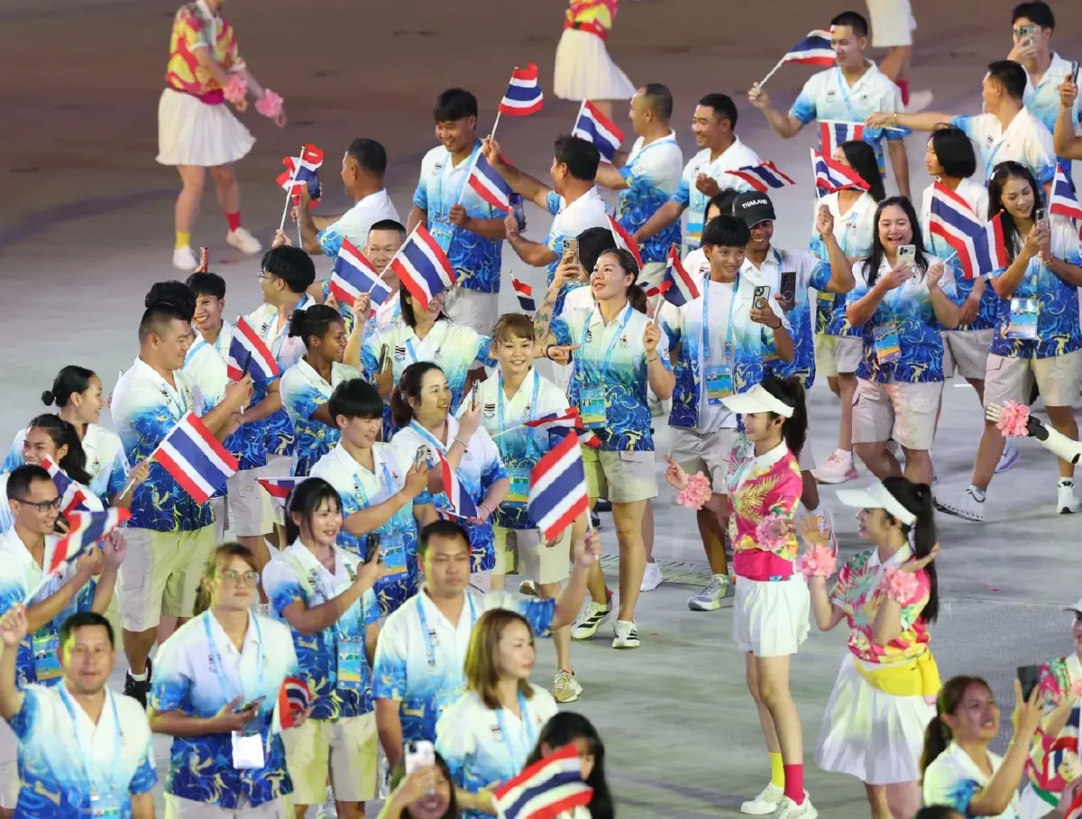 เปิดฉากแล้ว เอเชียนบีชเกมส์ ครั้งที่ 6 'โจเซฟ-หยก' ถือธงชาติไทยนำขบวนพาเหรดทัพไทย