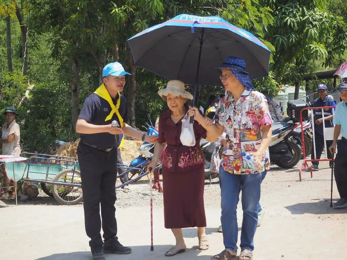 ประมวลภาพ คนแห่ชม 'ปราสาทตาควาย–เนิน 350' รับสงกรานต์ ทะลุ 3,600 คน