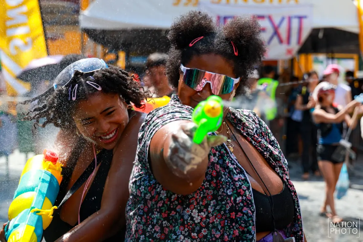 คึกคัก 'สงกรานต์ข้าวสาร' วันสุดท้าย นักท่องเที่ยวแห่เล่นน้ำแน่น