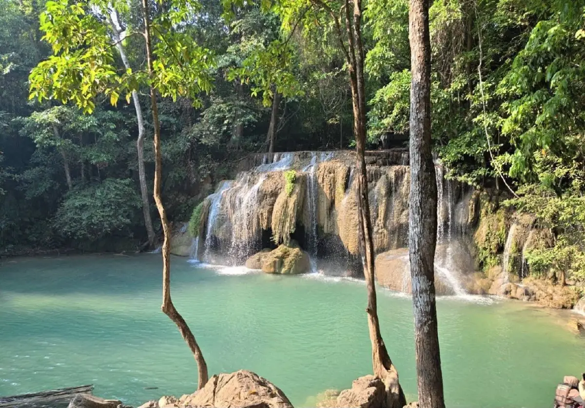 เที่ยวได้แล้ว อุทยานแห่งชาติเอราวัณ ประกาศเปิดท่องเที่ยว-พักแรม หลังไฟป่าคลี่คลาย