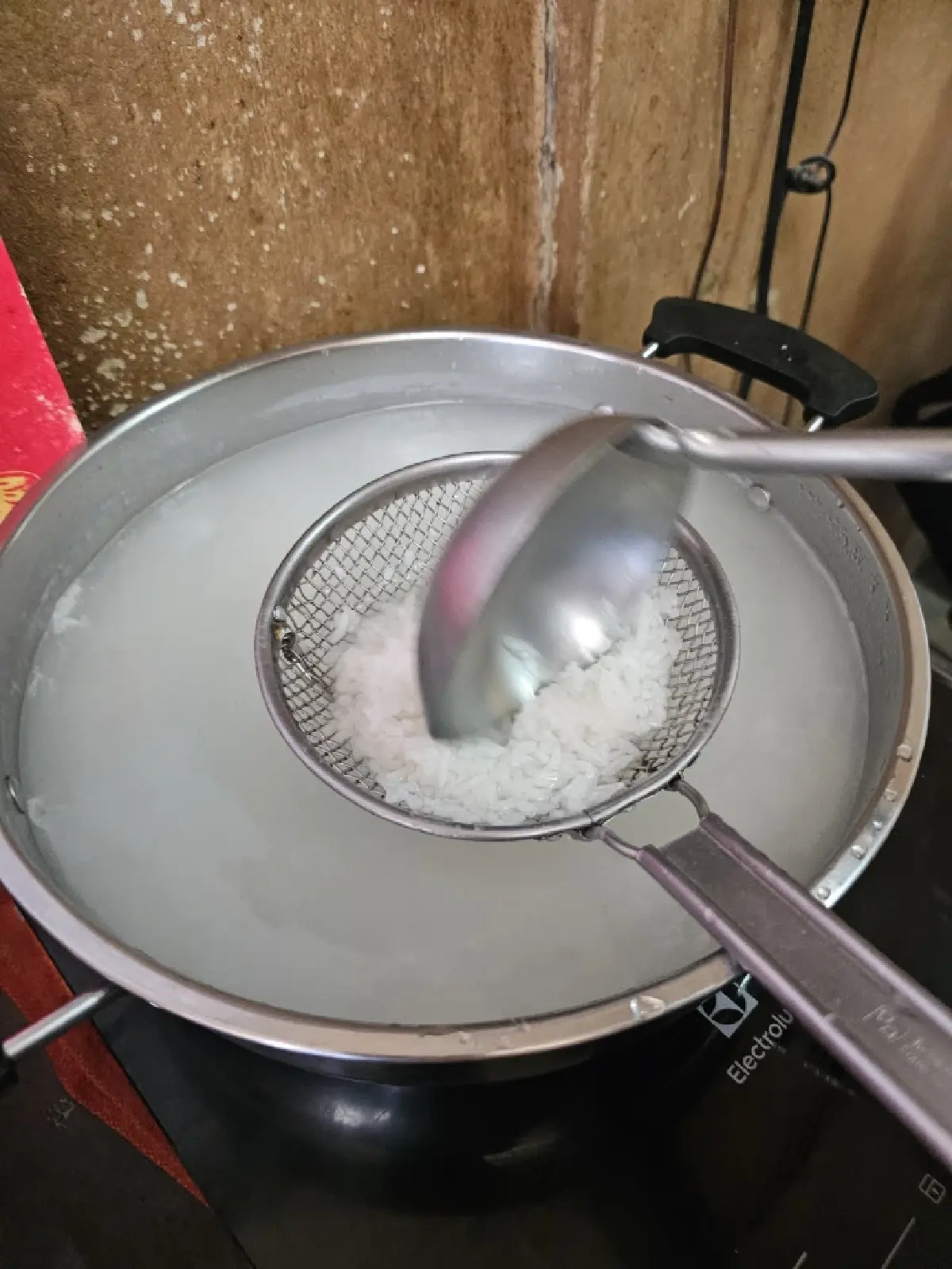 'ข้าวต้มเป็ดเฮียเนี้ยว' เจ้าเก่า 67 ปี วงเวียน 22 สู่ ตลาดนางเลิ้ง