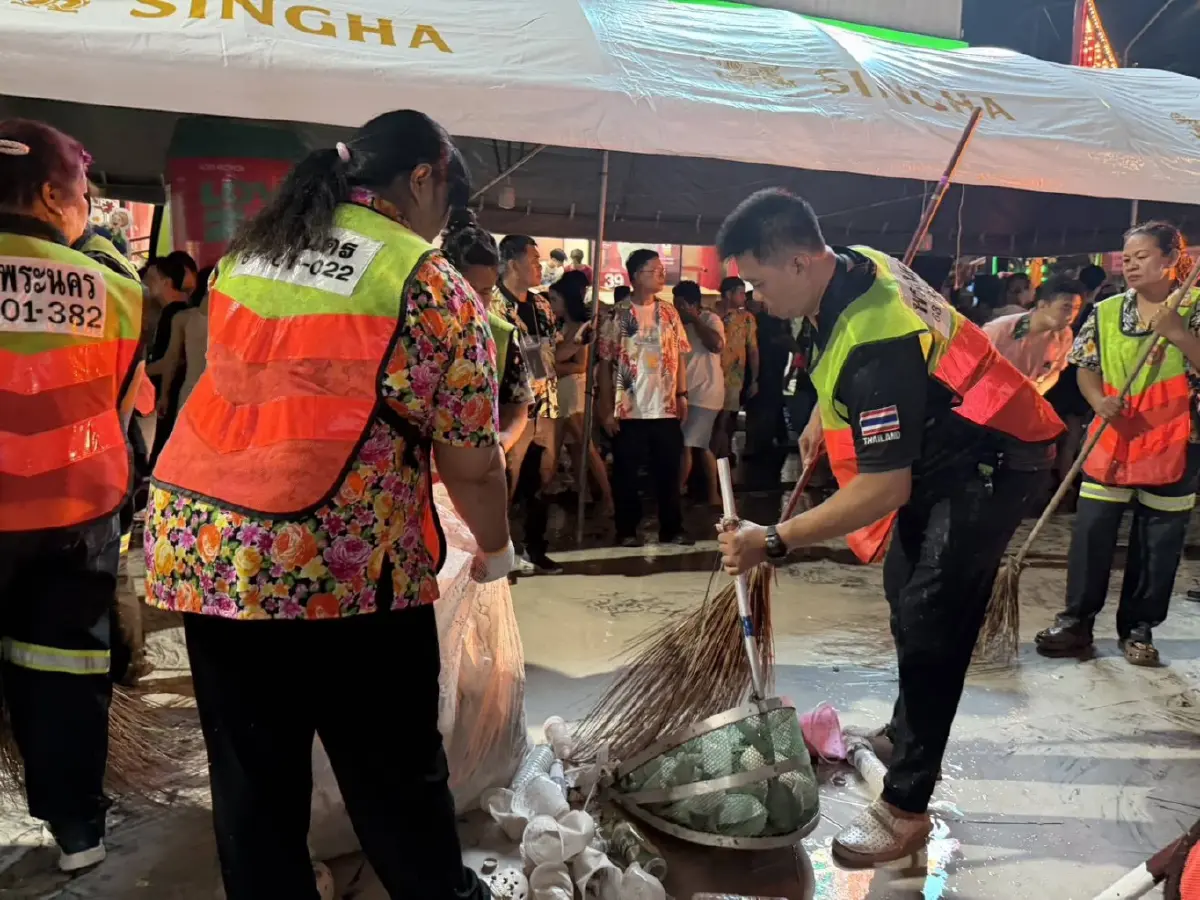 เคลียร์พื้นที่แล้ว หลังปิดถนน ให้เล่นน้ำสงกรานต์ถนนข้าวสาร 2569