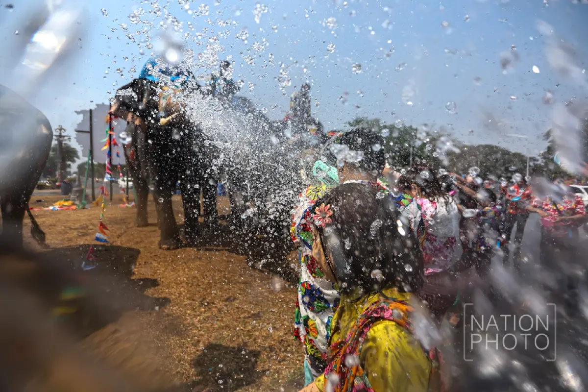 พลังซอฟต์พาวเวอร์ ทัพช้างแสนรู้ บุกกรุงเก่า เล่นน้ำสงกรานต์ 2569