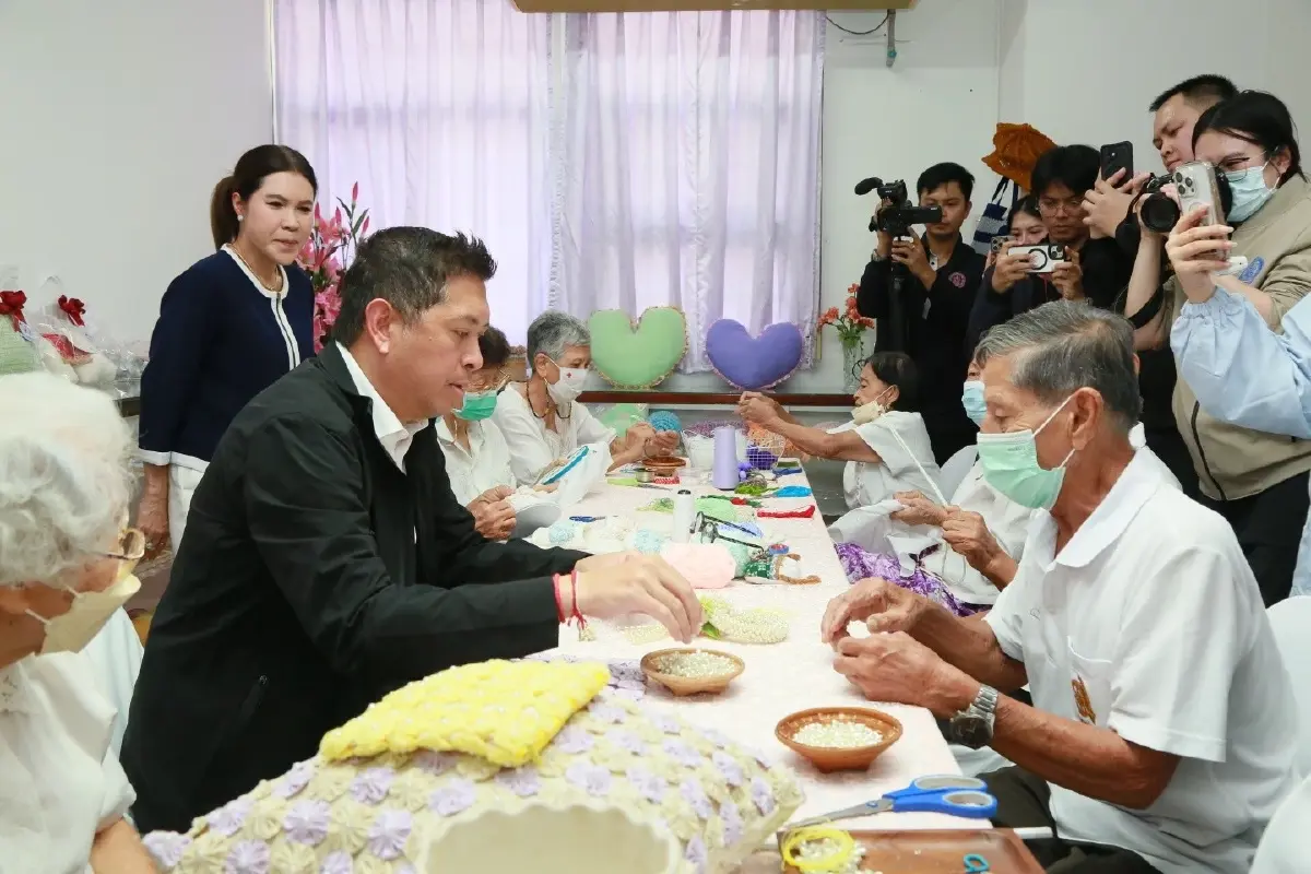 พม. ยกระดับ 'บ้านบางแค' เร่งสร้าง 'อาคารสุขสันต์' แทนตึกเก่า 73 ปี รองรับผู้สูงอายุ 300 คน