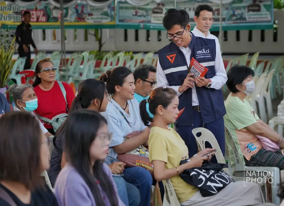 'วิโรจน์' บุกสังเกตการณ์ เกณฑ์ทหาร แจกใบปลิว ปลุกพลทหาร แจ้งเหตุ