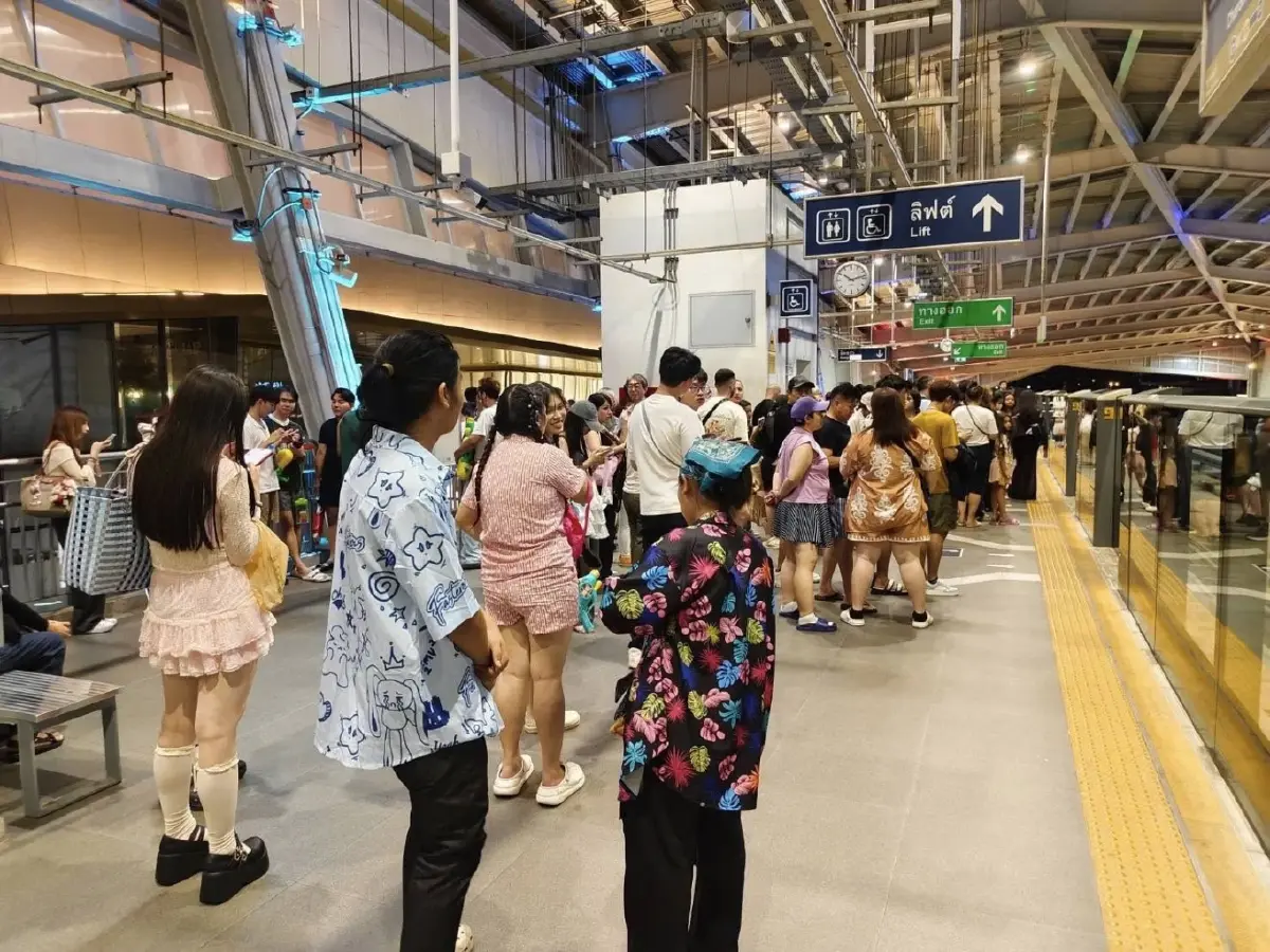 คนกรุงแห่เล่นน้ำ! ดันยอดรถไฟฟ้า 3 วันทะลุ 3.6 ล้านเที่ยว สายสีทองโต 50%