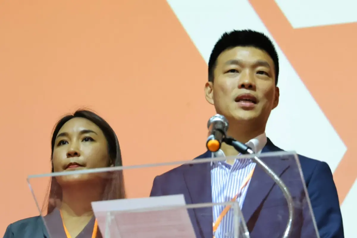 คลายล็อก ‘ส้ม’ 10 สส.ปชน.ไปต่อ ลุ้นใช้ขุนพลเดิม หา ‘เลขาฯ’ ใหม่