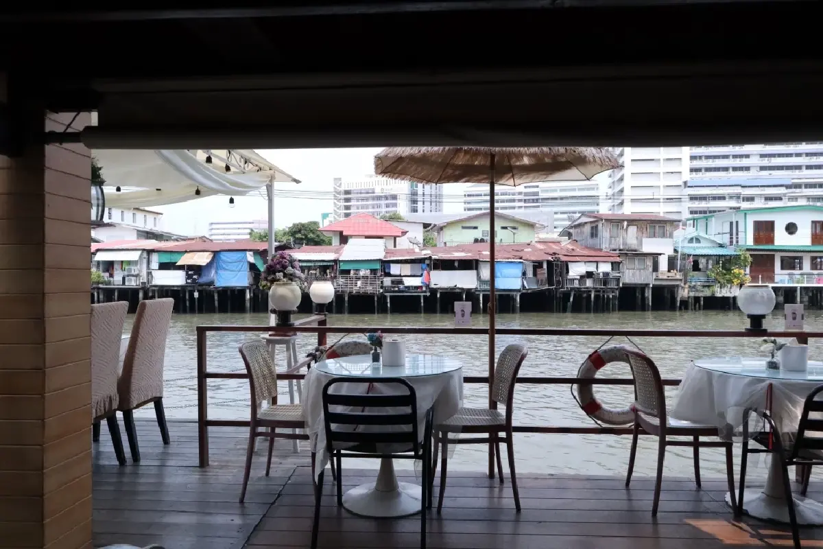 ‘เฮ้าย่งเซ้ง’ คาเฟ่ในโรงงานซีอิ๊ว 120 ปี ริมคลองบางหลวง