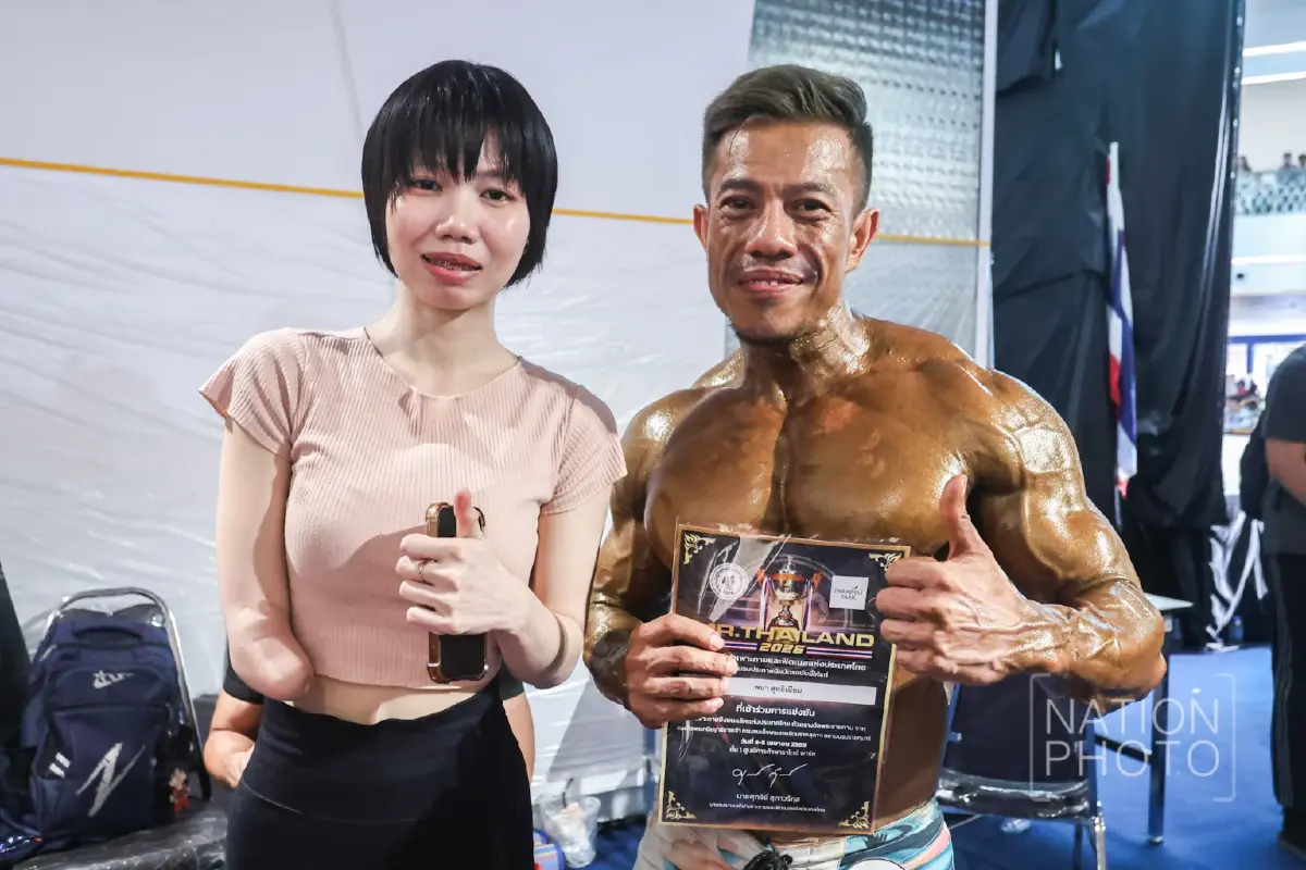 'พ่อพนา' ปล่อยโฮดีใจ 'น้องทับทิม' ให้กำลังใจถึงหลังเวทีก่อนขึ้นแข่งขันเพาะกาย