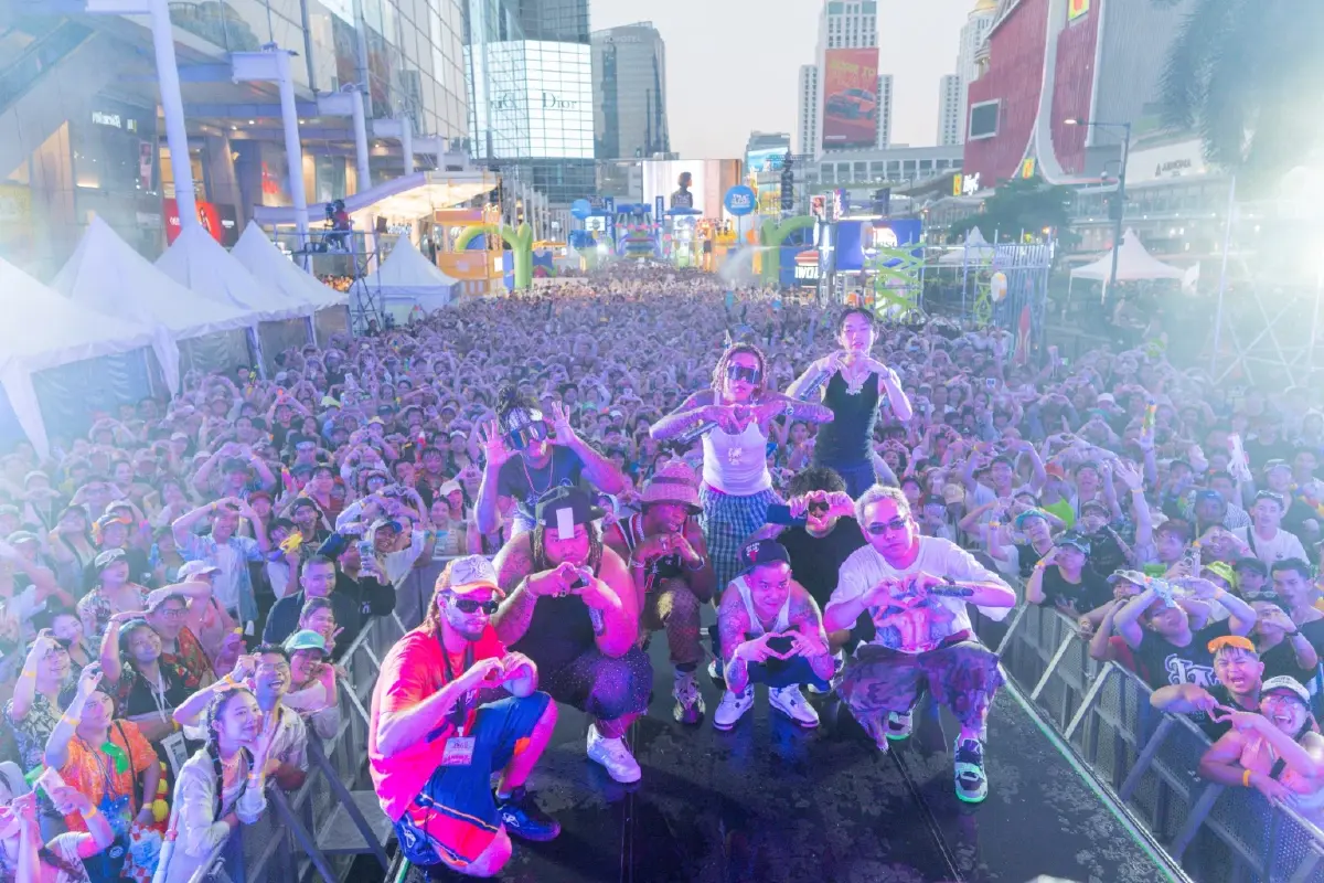 สงกรานต์เซ็นทรัลทั่วไทยพีค! ต่างชาติทะลัก ปลุกความคึกคักยาวต่อเนื่อง 'วันไหล'