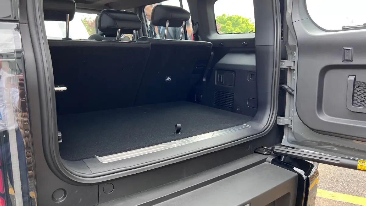 โอโมดา แอนด์ เจคู รุก REEV ส่ง J6 T 4WD ลุยตลาด