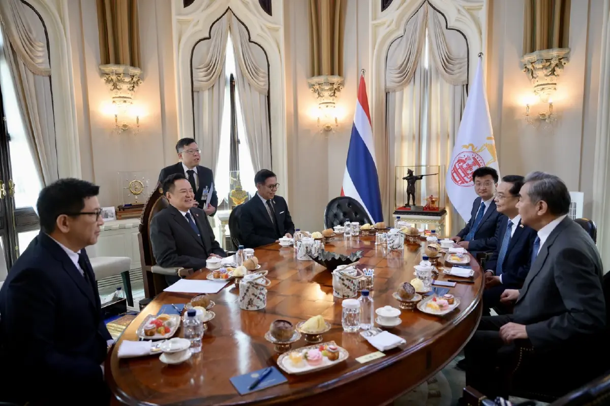 ชื่นมื่น ‘อนุทิน’ ถก ‘หวัง อี้’ ชี้ สัมพันธ์ ‘ไทย-กัมพูชา’ แนวโน้มดีขึ้น