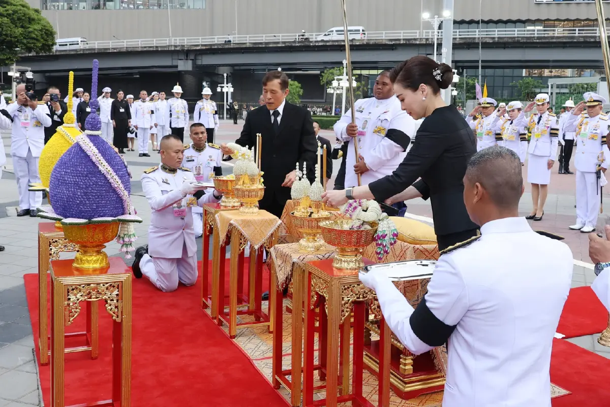 ในหลวง-พระราชินี เสด็จฯ งานเฉลิมพระเกียรติ รัชกาลที่ 6 เนื่องในวันคล้ายวันสวรรคตครบ 100 ปี