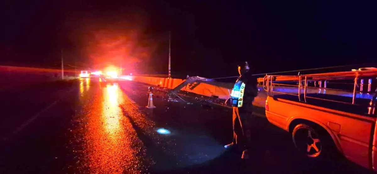 พายุฤดูร้อนถล่มสุรินทร์ เสาไฟฟ้าหัก 20 ต้น 3 กม. ไฟดับ ทั้งศีขรภูมิ