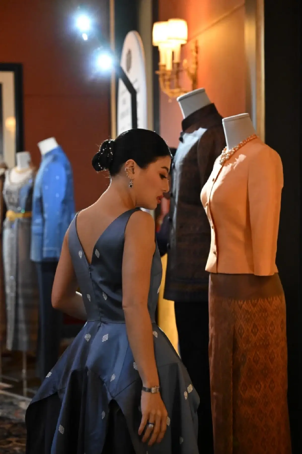 'เจ้าฟ้าสิริวัณณวรีฯ' ถ่ายทอดองค์ความรู้ 'วิวัฒนาการของชุดไทยและผ้าไทย'