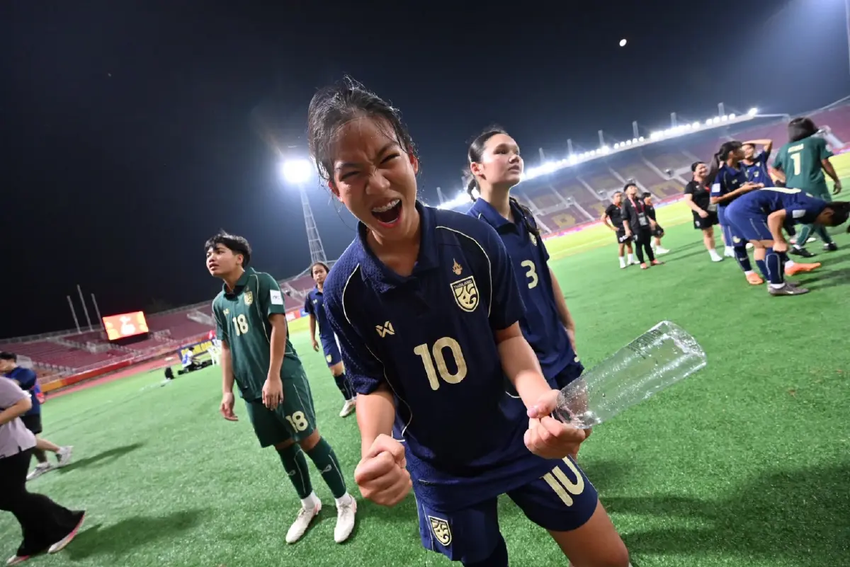 ดูบอลสด ฟุตบอลหญิง U20 ทีมชาติไทย พบ จีน ถ่ายทอดสด ชิงแชมป์เอเชีย 2026