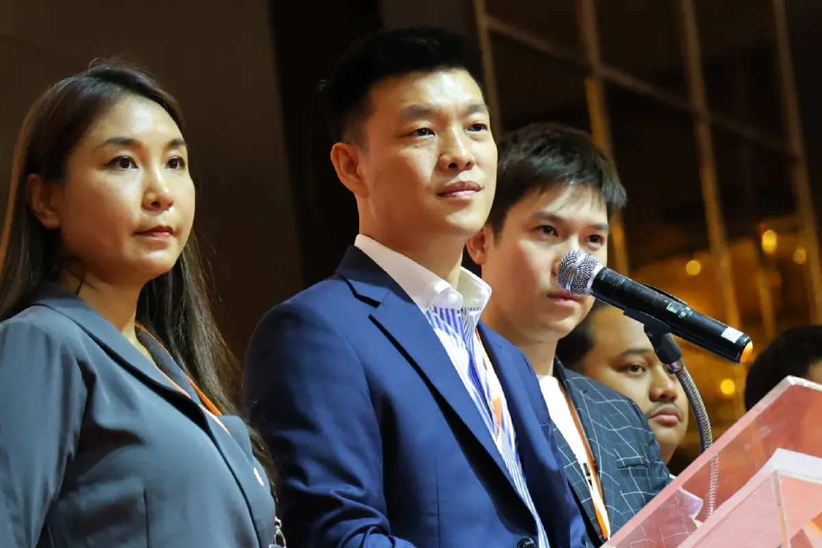 คลายล็อก ‘ส้ม’ 10 สส.ปชน.ไปต่อ ลุ้นใช้ขุนพลเดิม หา ‘เลขาฯ’ ใหม่