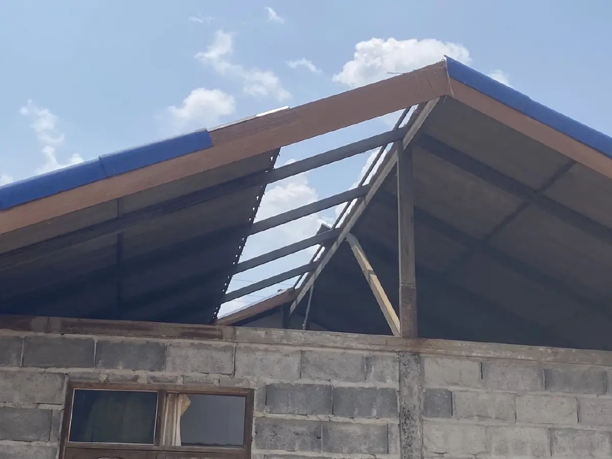 พายุถล่มศรีสะเกษ! ขุขันธ์-ศรีรัตนะ บ้านพัง 50 หลัง สวนทุเรียนอ่วม