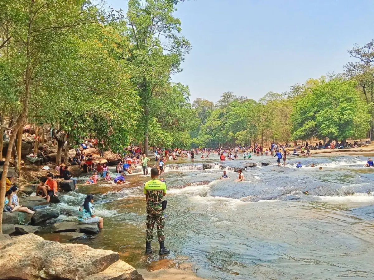 'วันครอบครัว' อุทยานฯเข้าฟรีทั่วไทย เที่ยวสงกรานต์ พุ่ง 3 แสนคน