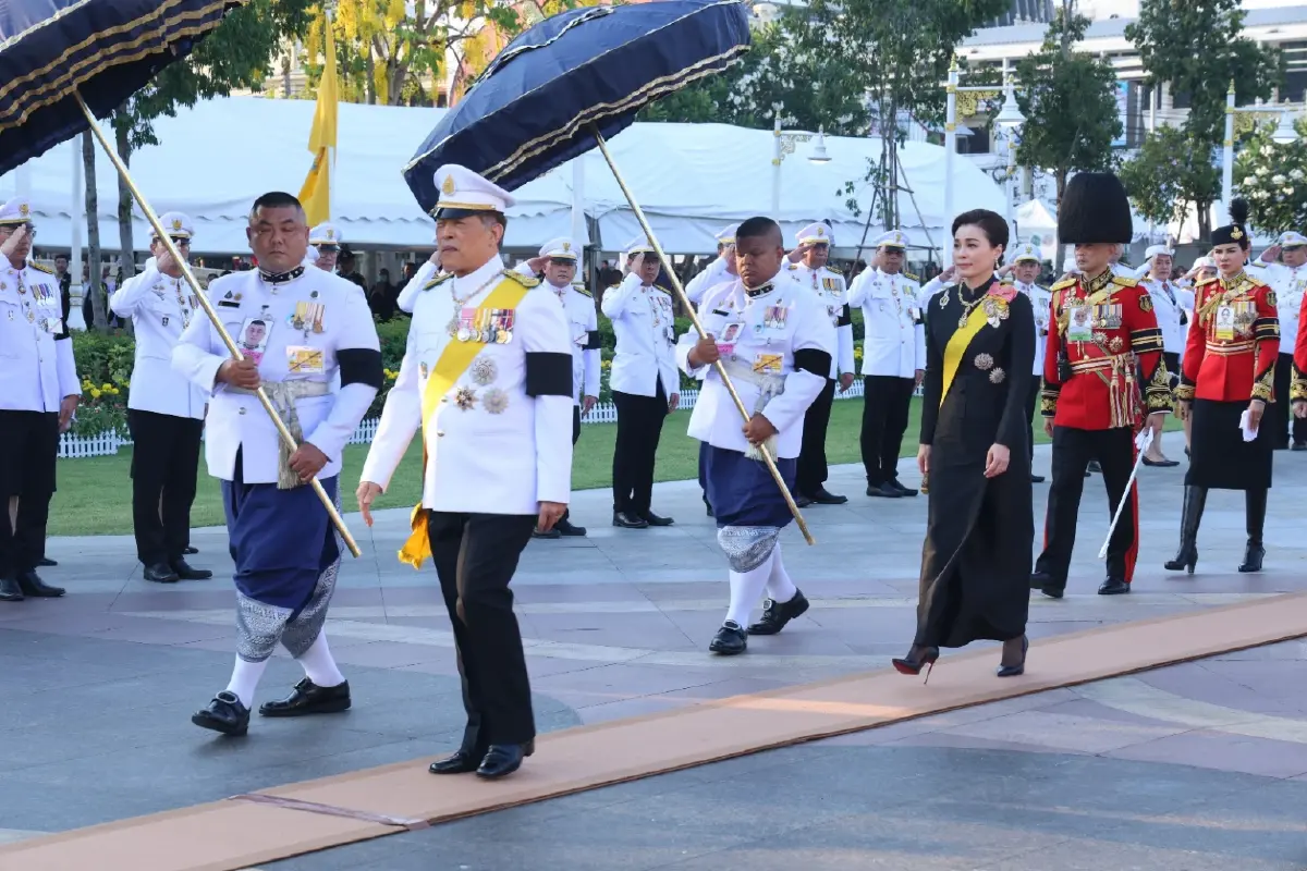 ในหลวง-พระราชินี เสด็จฯ ไปในการพระราชพิธี วันจักรี 2569
