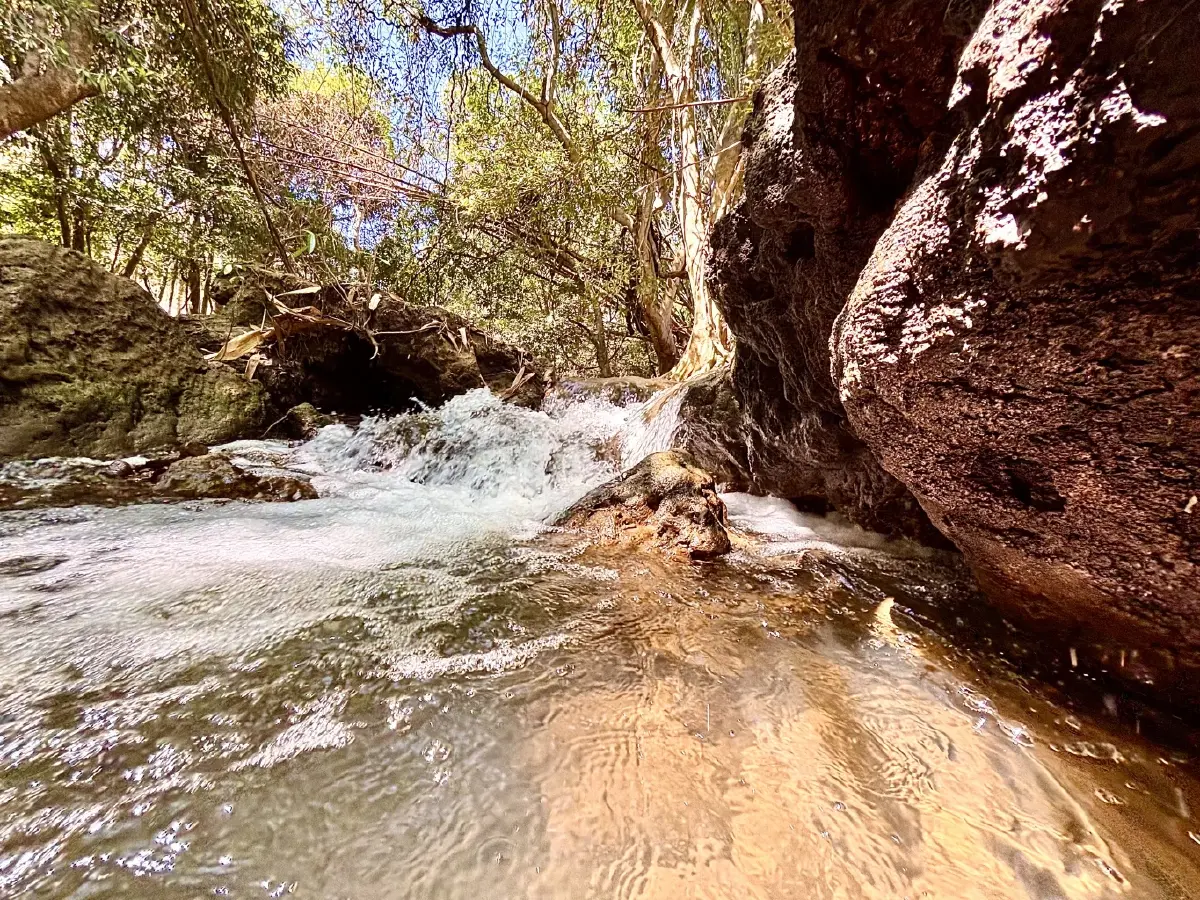 หน้าร้อน ปักหมุดเที่ยวเลย 'น้ำตกท่าสวรรค์' อ.นาด้วง น้ำใสไหลเย็น