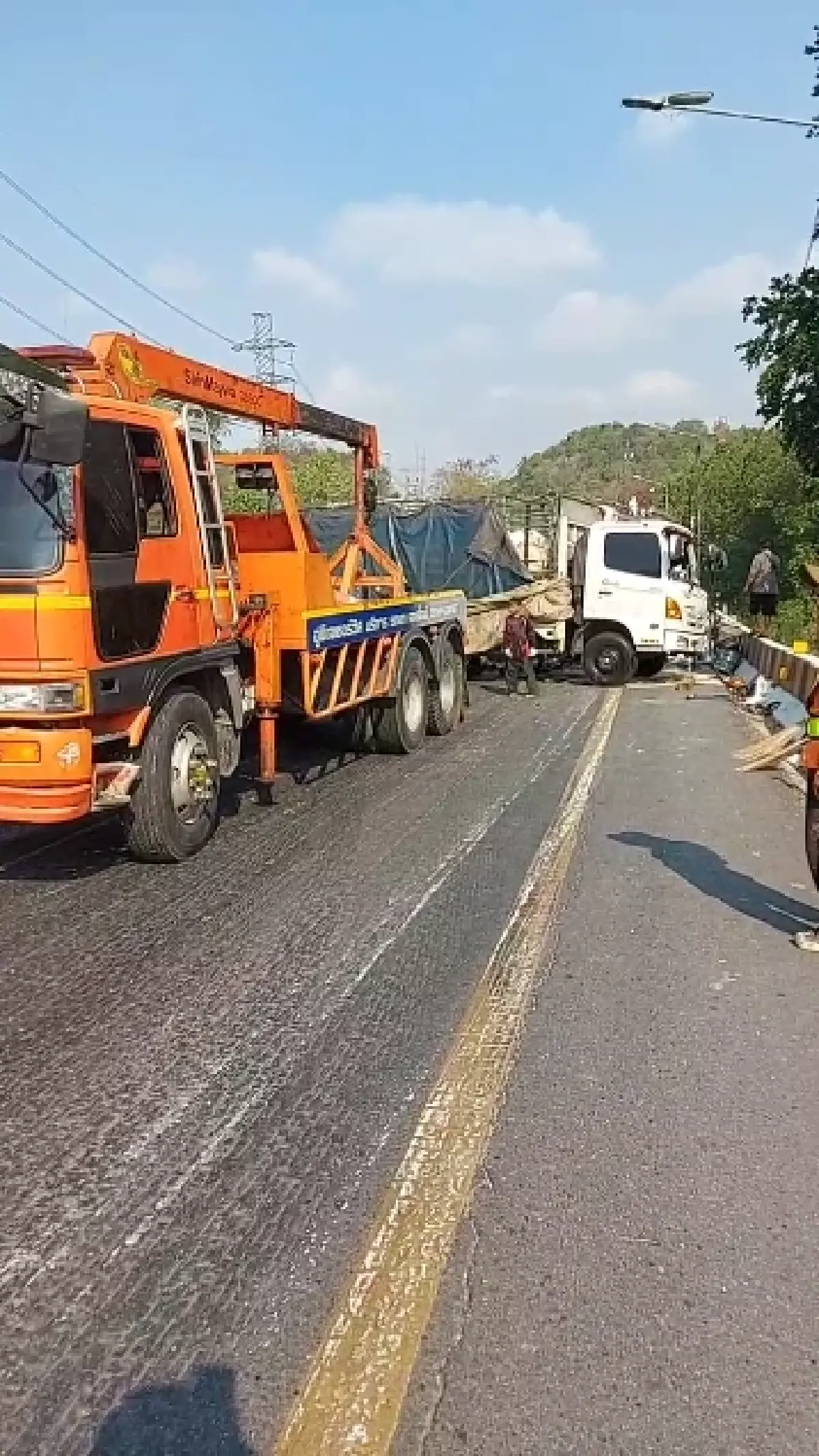 ด่วน รถบรรทุกคว่ำขวาง ถนนมิตรภาพ ช่วงมวกเหล็ก ขาเข้า กทม. รถติดแล้ว